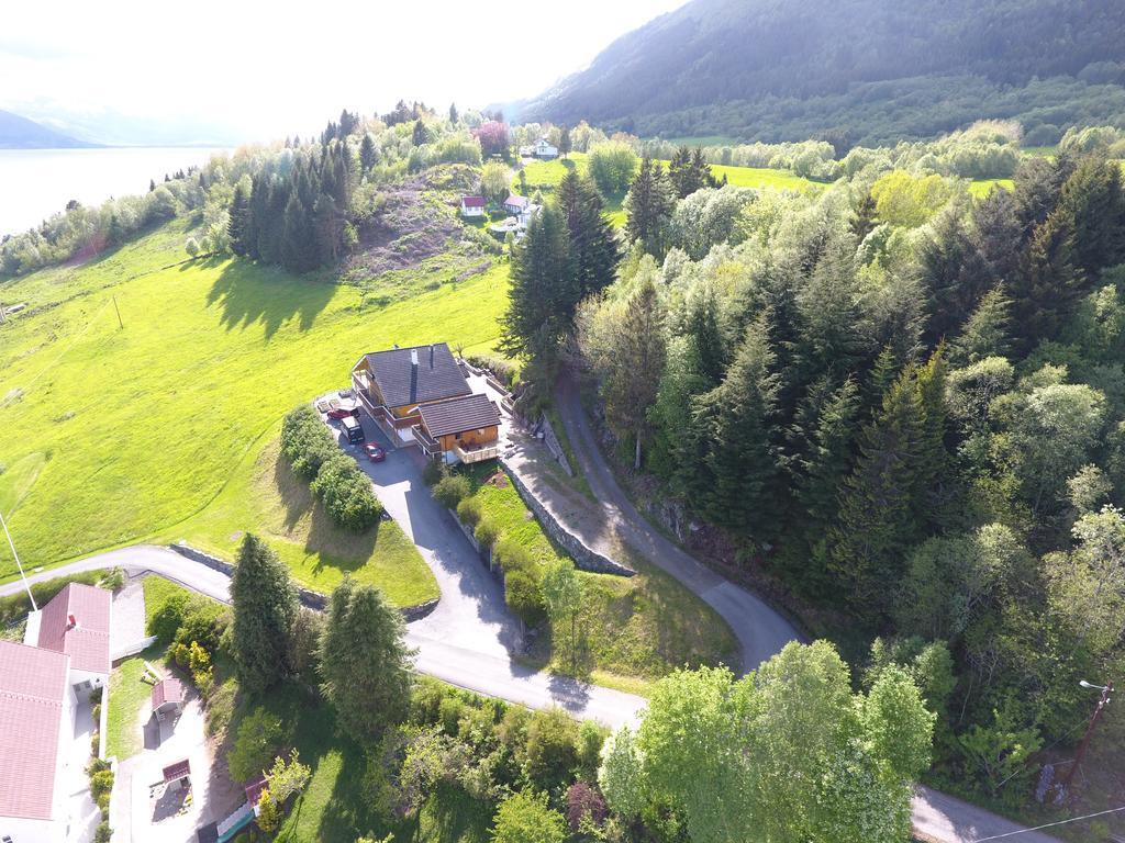 Holiday Home Kvernesfjorden Steinsgrenda Eksteriør bilde