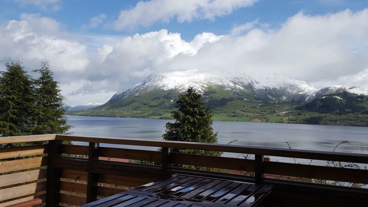 Holiday Home Kvernesfjorden Steinsgrenda Eksteriør bilde